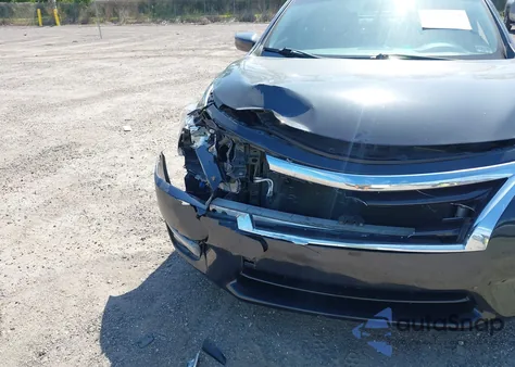 2015 Nissan Altima 2.5 S z USA, uszkodzony, nr VIN 1N4AL3AP5FN353439